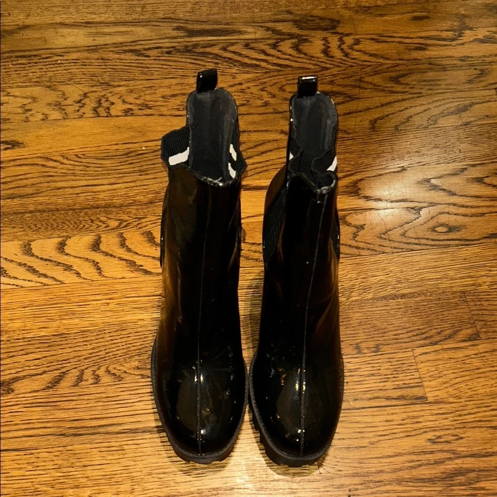 Forever 21 Black Patent Chelsea Booties Size 8 Chunky Block Heel Lug Sole